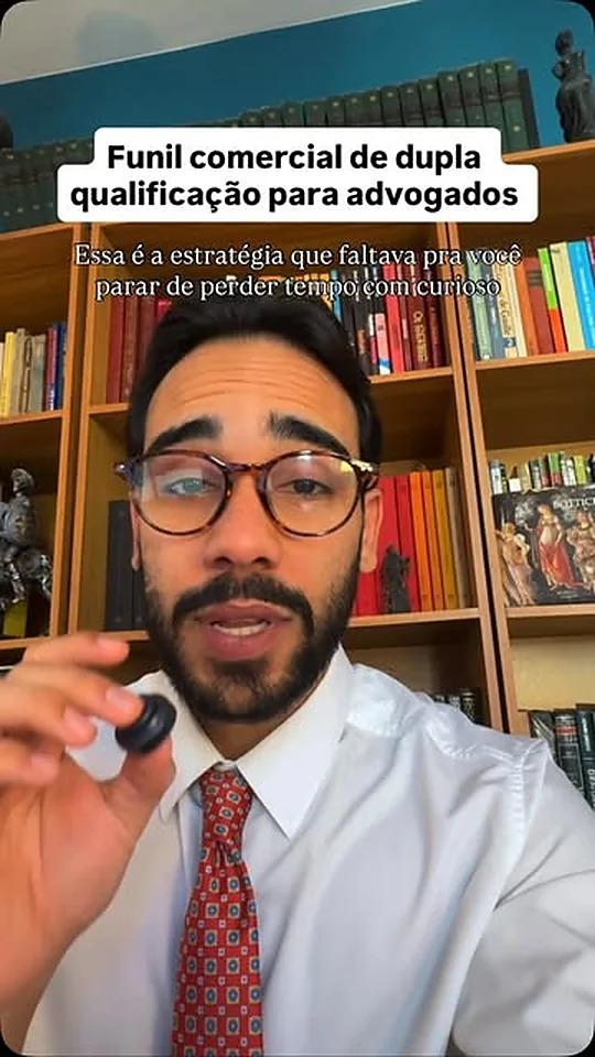 Caio Albuquerque explicando o funil comercial de dupla qualificação para advogados